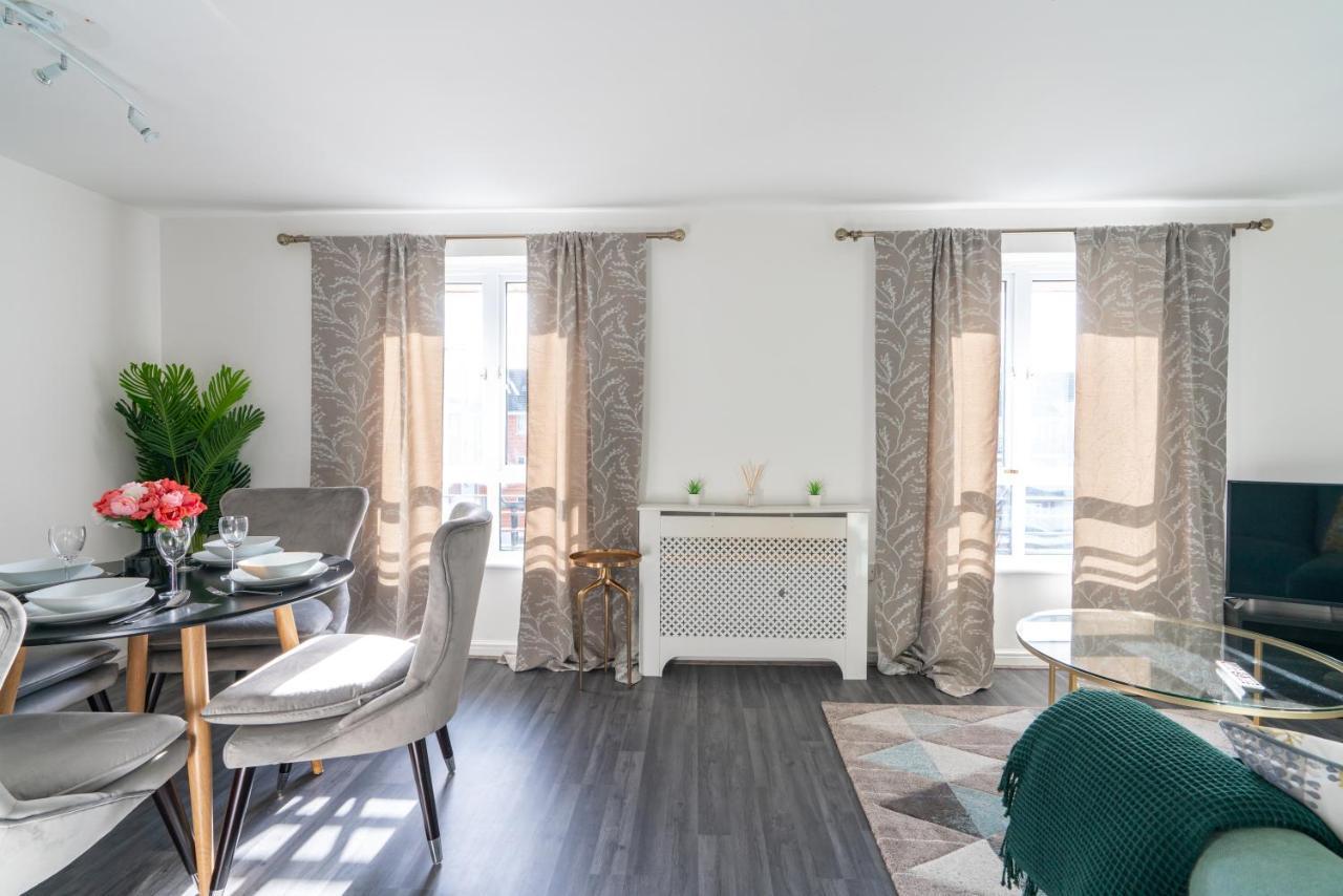 Suites By Rehoboth - Abbey Wood Station - London Zone 4 Екстериор снимка