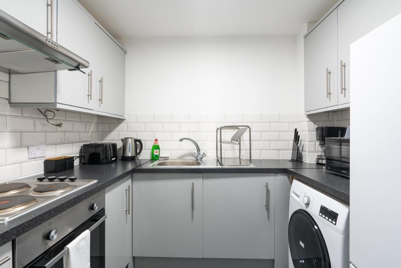 Suites By Rehoboth - Abbey Wood Station - London Zone 4 Екстериор снимка