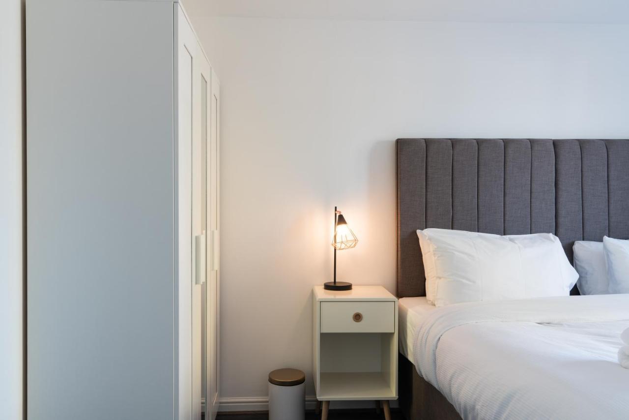 Suites By Rehoboth - Abbey Wood Station - London Zone 4 Екстериор снимка