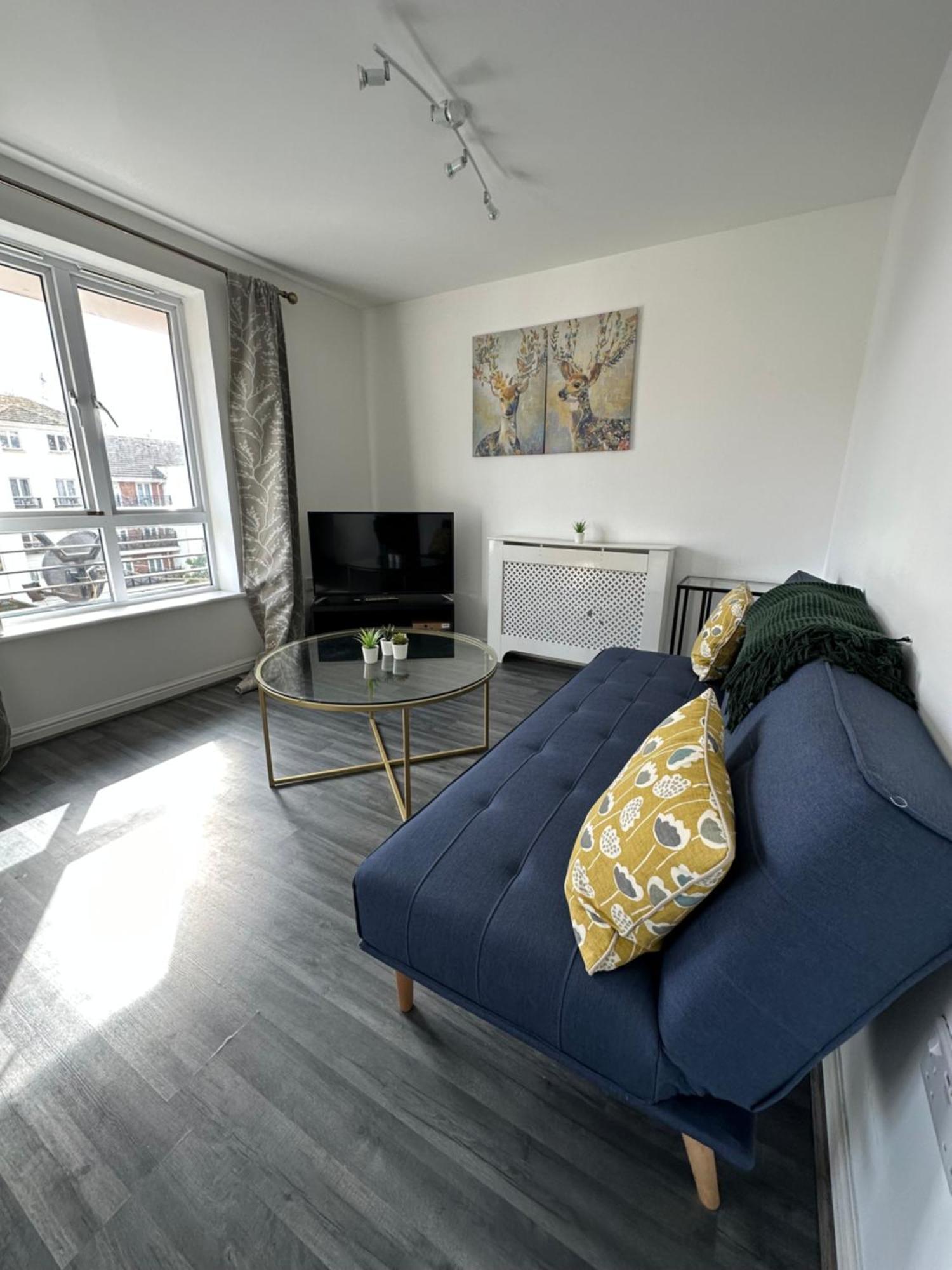 Suites By Rehoboth - Abbey Wood Station - London Zone 4 Екстериор снимка