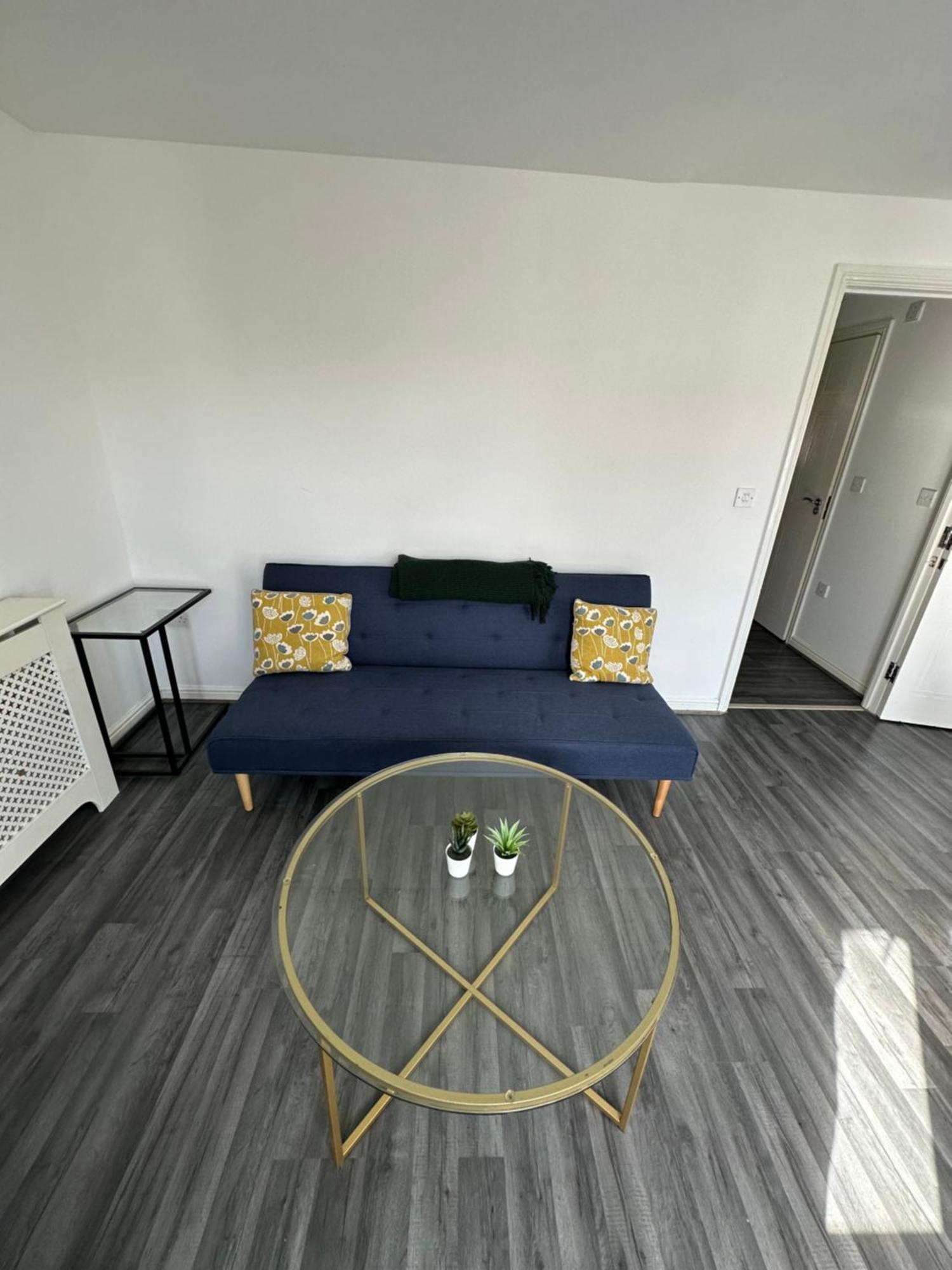 Suites By Rehoboth - Abbey Wood Station - London Zone 4 Екстериор снимка