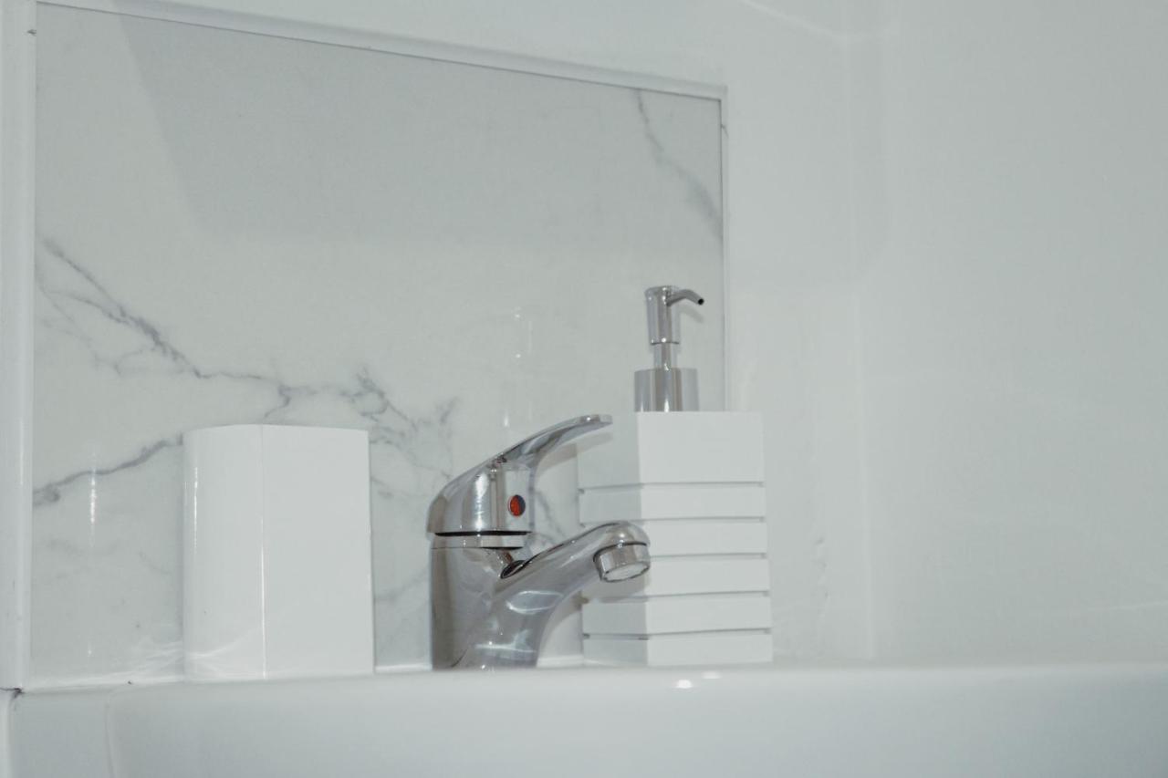 Suites By Rehoboth - Abbey Wood Station - London Zone 4 Екстериор снимка